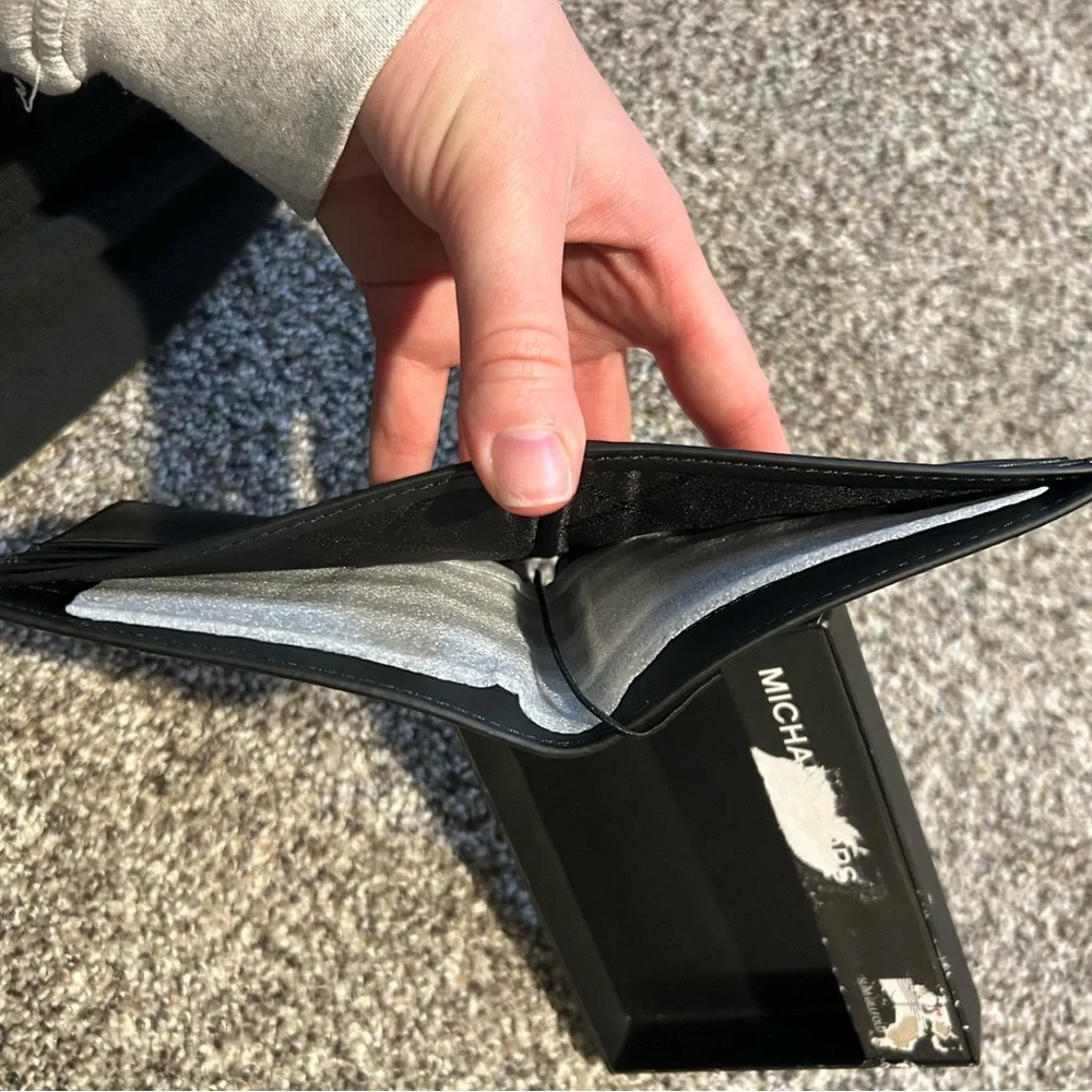 Michael Kors Men’s Black Leather Bifold